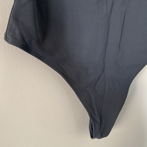 Aritzia babaton contour bodysuit size L smoky emerald green color - Picture 4 of 8